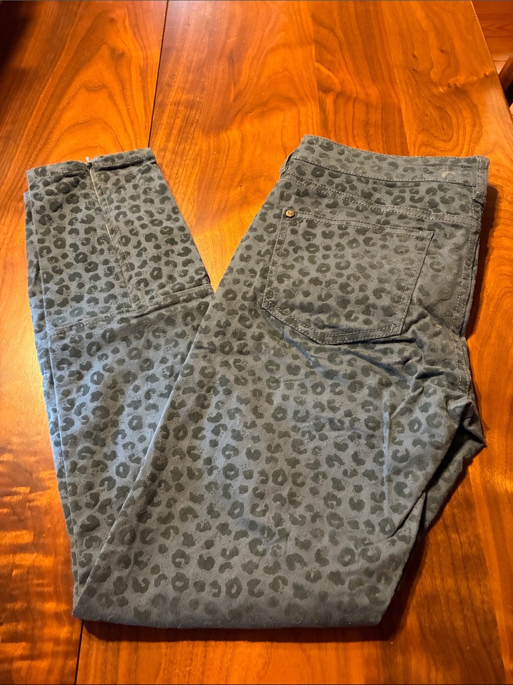 Pilcro flocked leopard print jeans, size 27